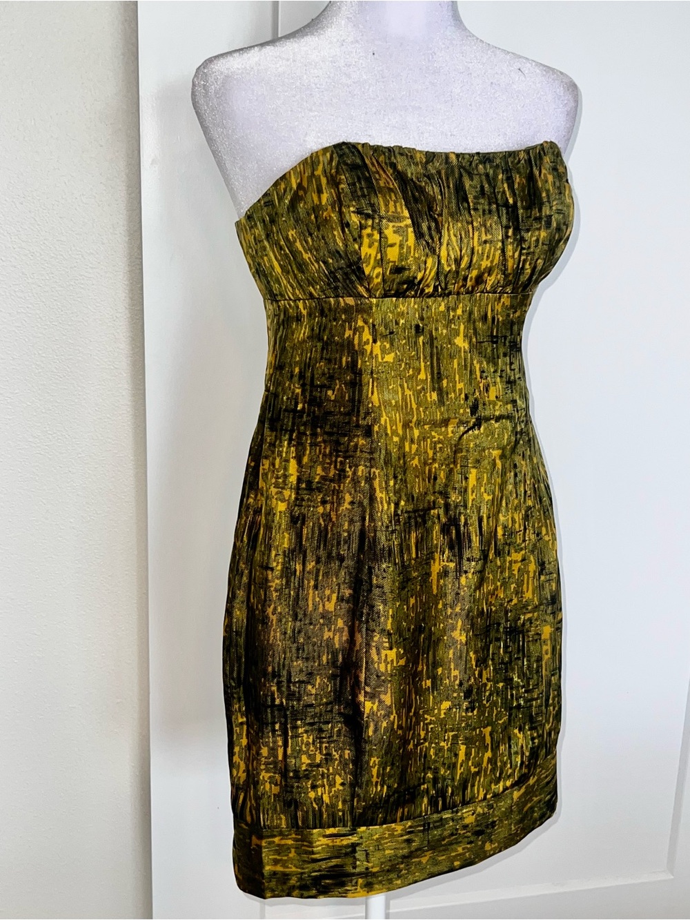 KENSIE green gold and black print, silk strapless bubble mini dress, size 4